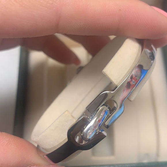 💥SALE💥Authentic Gucci Watch Mother Pearl 6800L🌸 - Picture 9 of 17